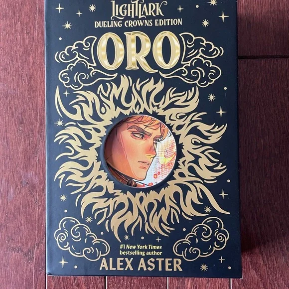 Lightlark Dueling Crowns Edition Book - Picture 4 of 8